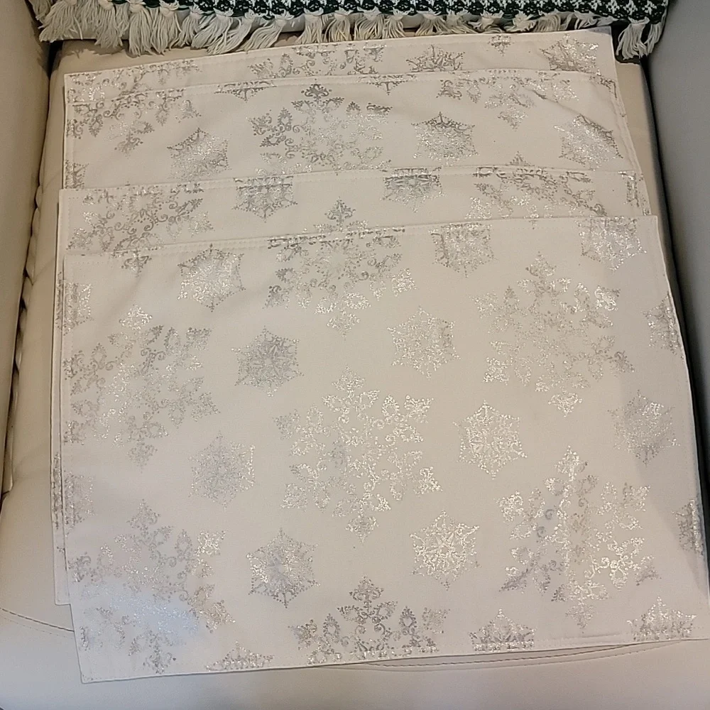 Snowflake placemats